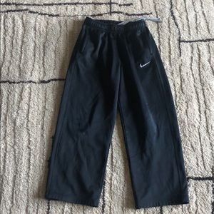 Boys size medium black Nike sweatpants
